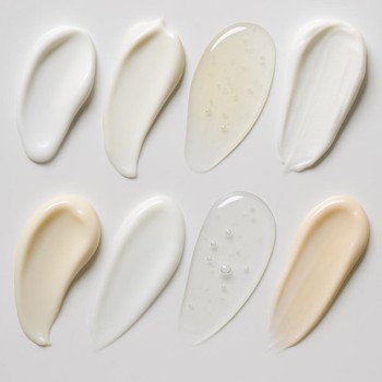 Serenique Beauty məhsullarının müxtəlif tekstura nümunələri ilə panel